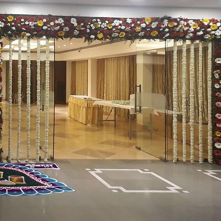Hotel Utsav Deluxe Pune Zewnętrze zdjęcie