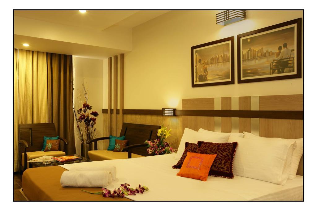 Hotel Utsav Deluxe Pune Zewnętrze zdjęcie