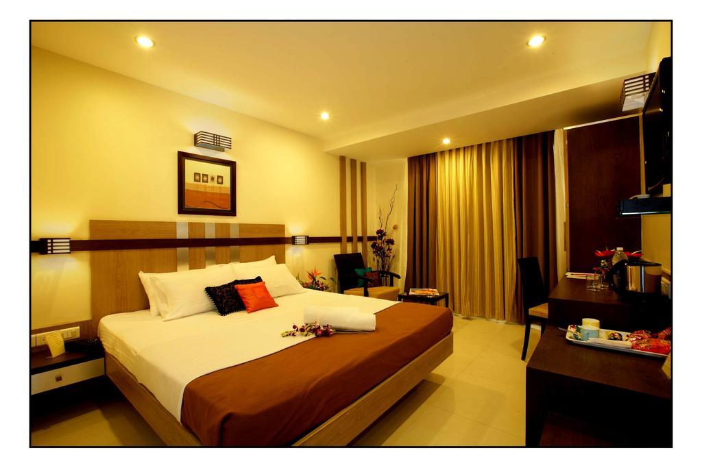 Hotel Utsav Deluxe Pune Zewnętrze zdjęcie