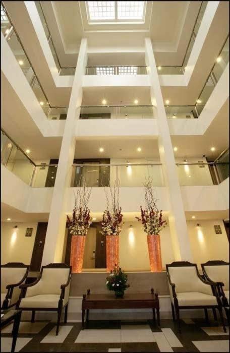 Hotel Utsav Deluxe Pune Zewnętrze zdjęcie